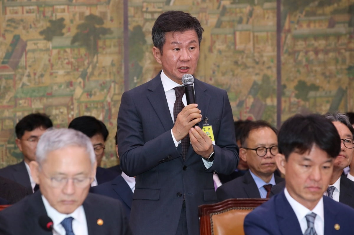 尤文图斯官方：经双方协商同意 与博格巴正式解约