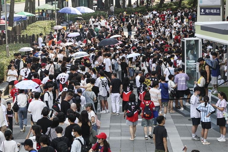 罗德里：维尼修斯是世界最佳之一；皇马缺席颁奖仪式？没必要纠结