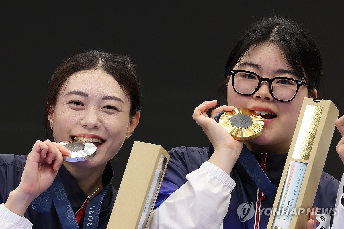 男篮首节险胜关岛！曾凡博大秋统治攻守，替补可圈可点，三分仍差