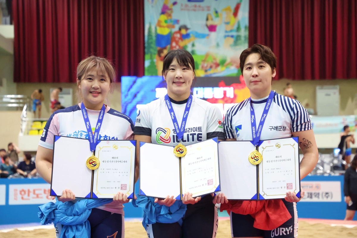黄潜最近15个赛季西甲主场对巴萨未尝胜绩，且已遭遇五连败