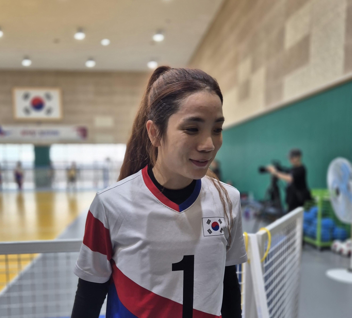 海港门将教练沃克：上海非常安全且宜居；未来想走遍全中国