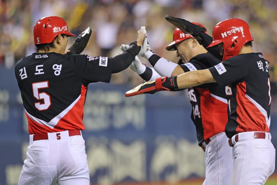 不同寻常，9位队长的FIFA最佳投票里无维尼修斯、罗德里、贝林