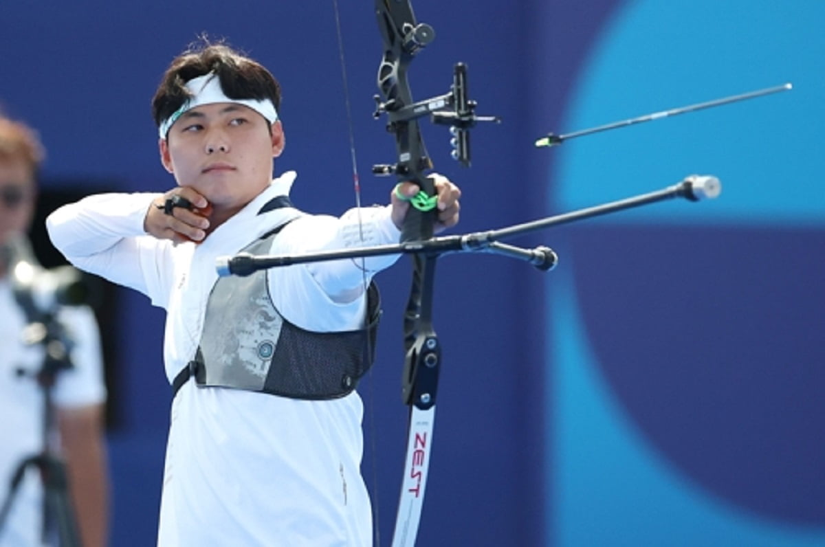 发球五秒违例+开局被打小高潮，杜锋场边插腰暴怒！