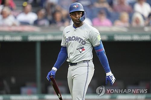 ❤️骑士官方发文：祝贺你德里克-罗斯 你有一个成功的NBA职业生涯
