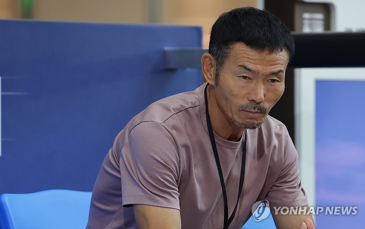 曼恩单节11分！上演惊天隔人暴扣后喷垃圾话吃T