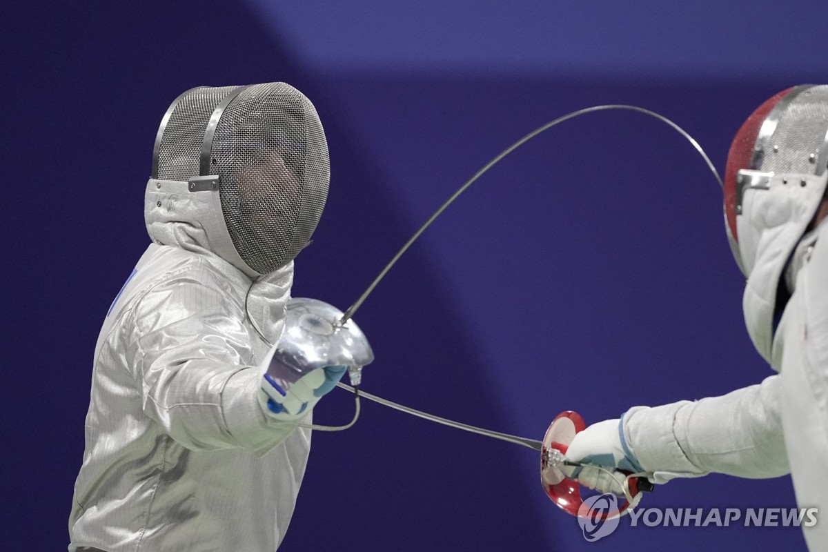 英媒：瓜帅在关注范登贝尔赫，他也很欣赏弗林蓬
