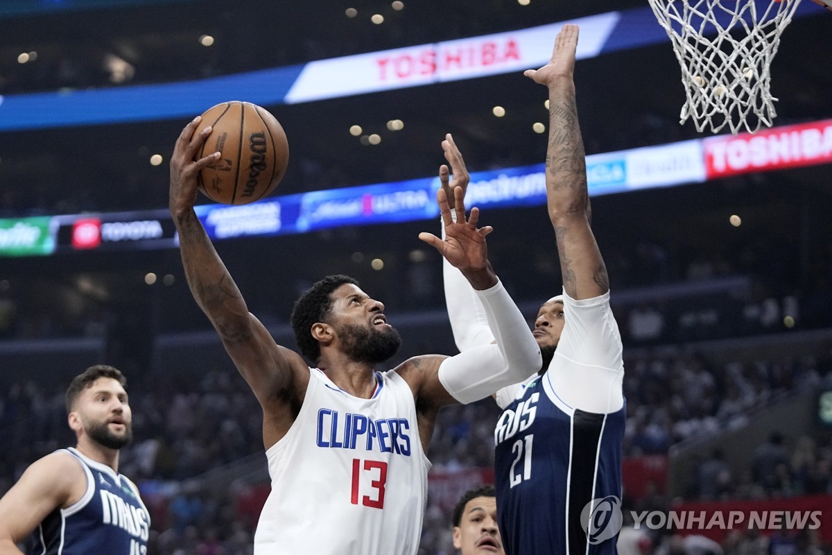 1球2助！萨拉赫不停球直接射门得分 利物浦3-0领先曼联！