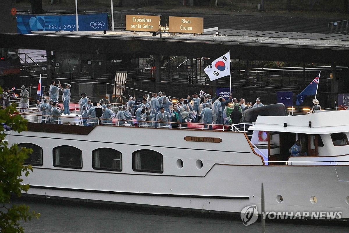埃杜：诚实地说，我们在转会窗开启时并未打算签下斯特林